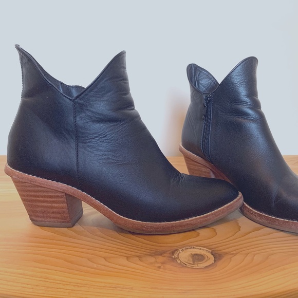 Poppy Barley Shoes - Poppy Barley Ankle Boots (black leather)